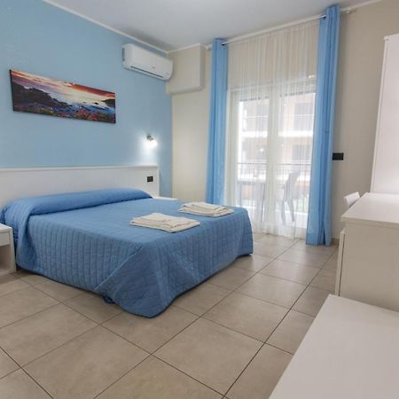 I Granai Messina Bed & Breakfast Bagian luar foto