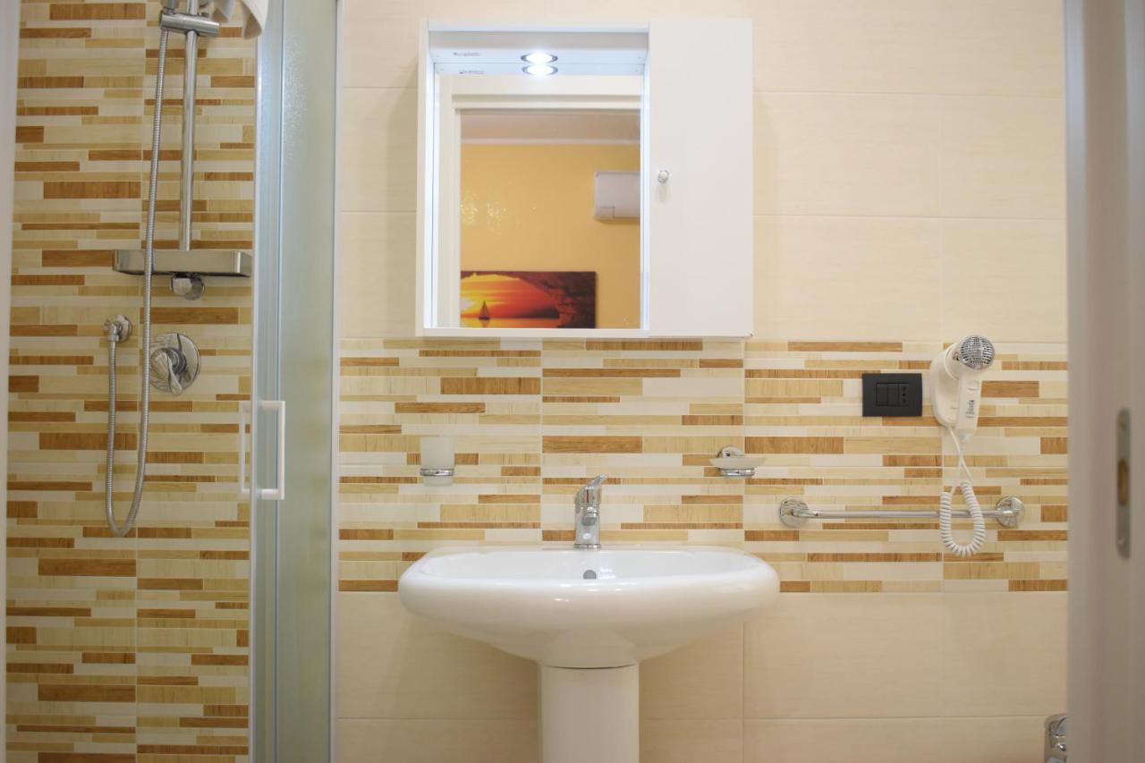 I Granai Messina Bed & Breakfast Bagian luar foto