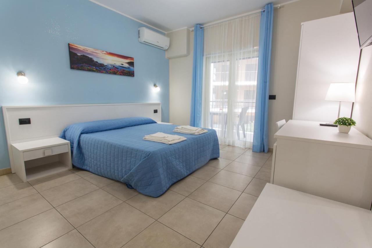 I Granai Messina Bed & Breakfast Bagian luar foto